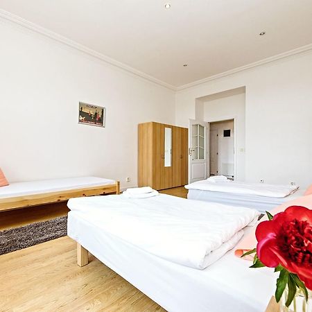 Chill Hill Apartments Прага Экстерьер фото