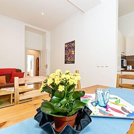 Chill Hill Apartments Прага Экстерьер фото
