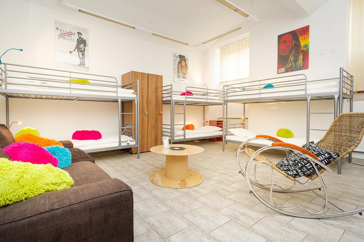 Chill Hill Apartments Прага Экстерьер фото