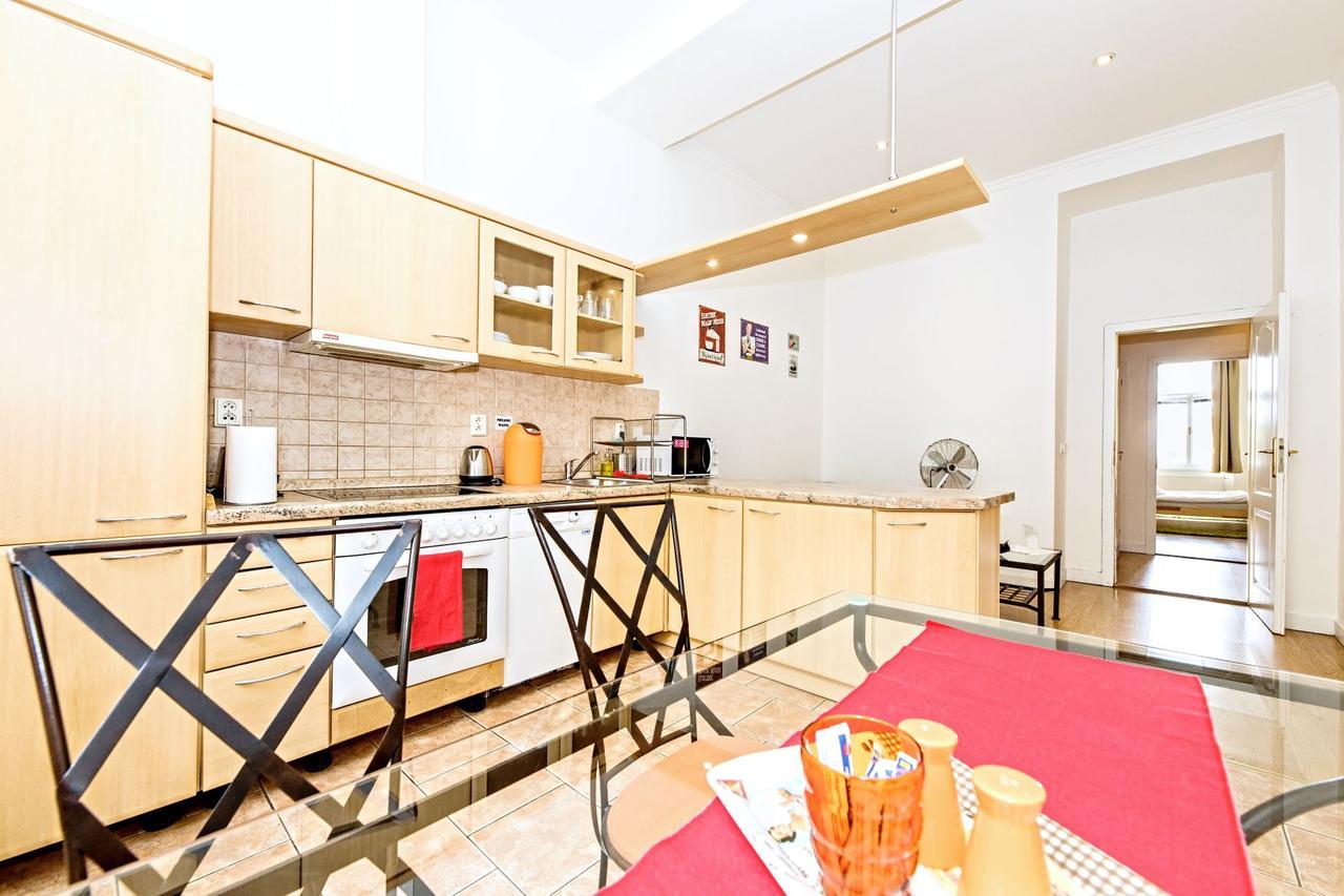 Chill Hill Apartments Прага Экстерьер фото