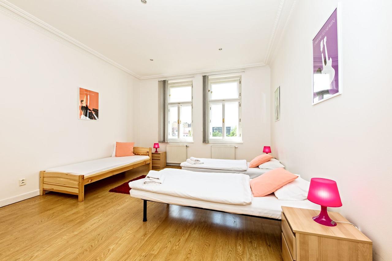 Chill Hill Apartments Прага Экстерьер фото