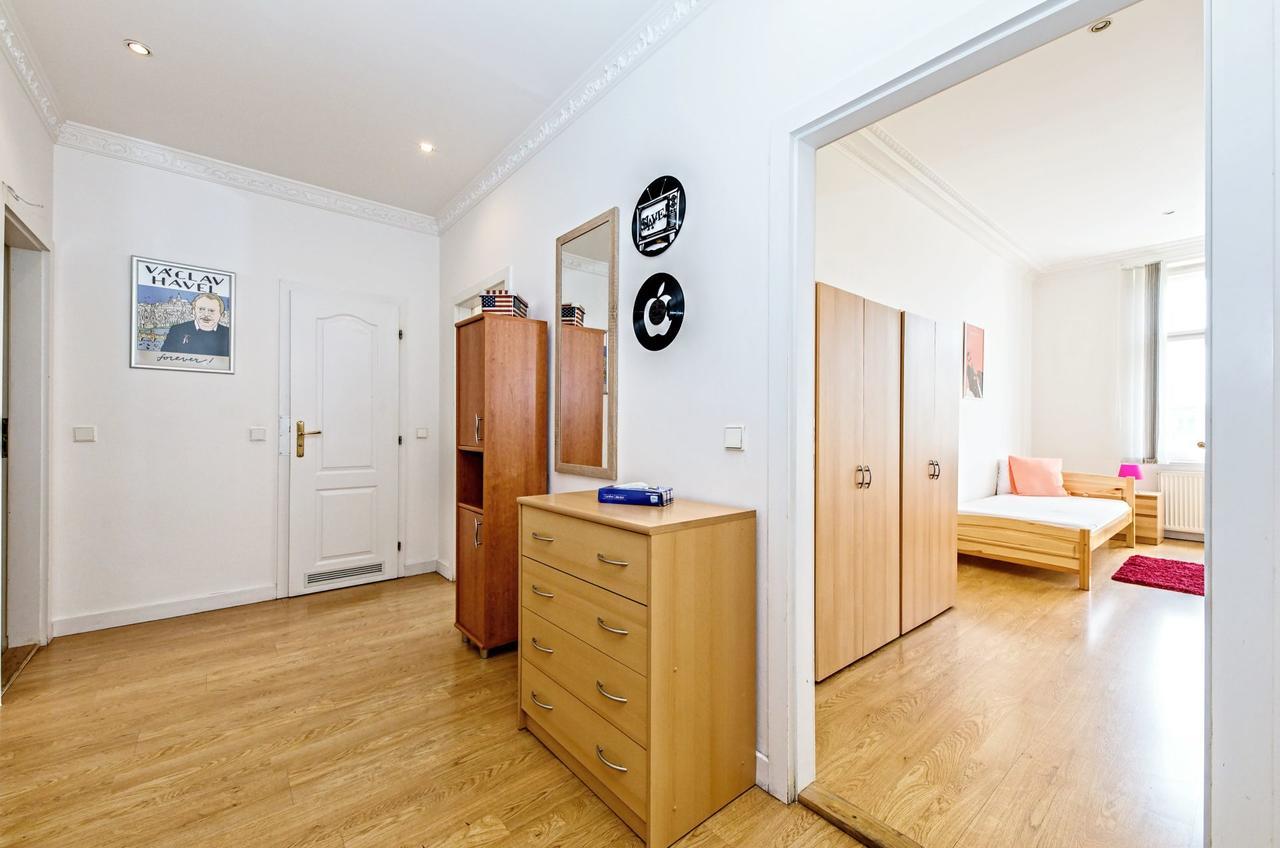 Chill Hill Apartments Прага Экстерьер фото