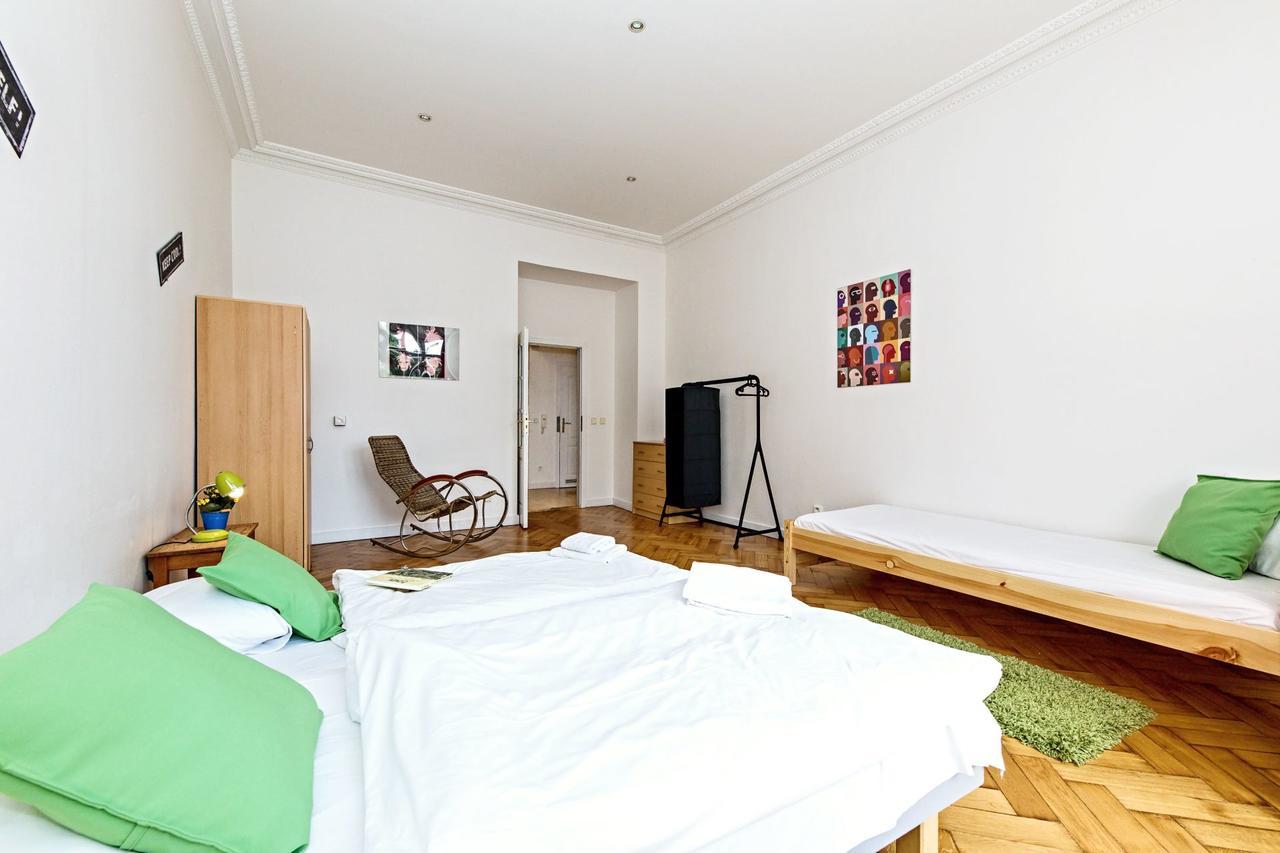 Chill Hill Apartments Прага Экстерьер фото