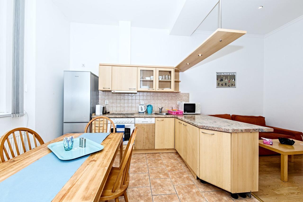 Chill Hill Apartments Прага Экстерьер фото
