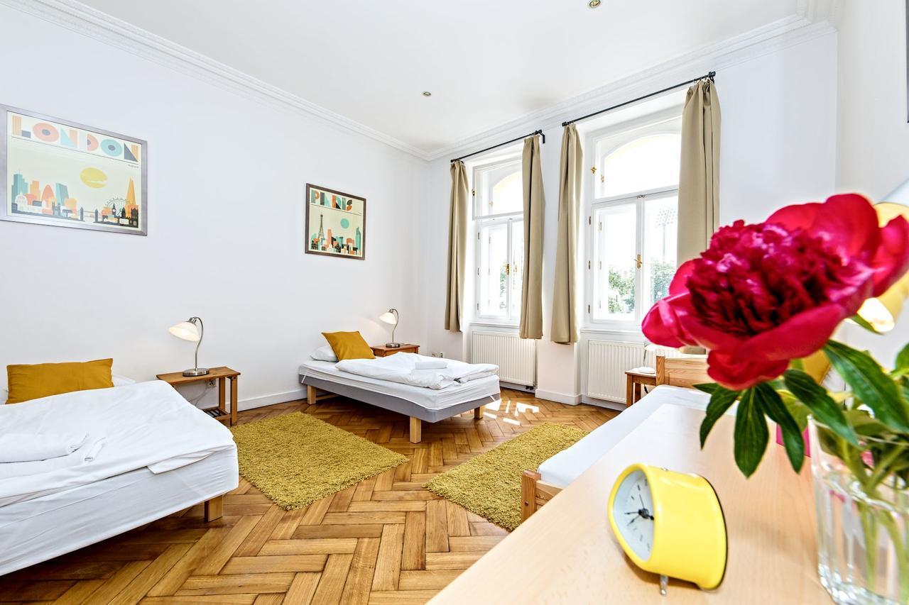 Chill Hill Apartments Прага Экстерьер фото