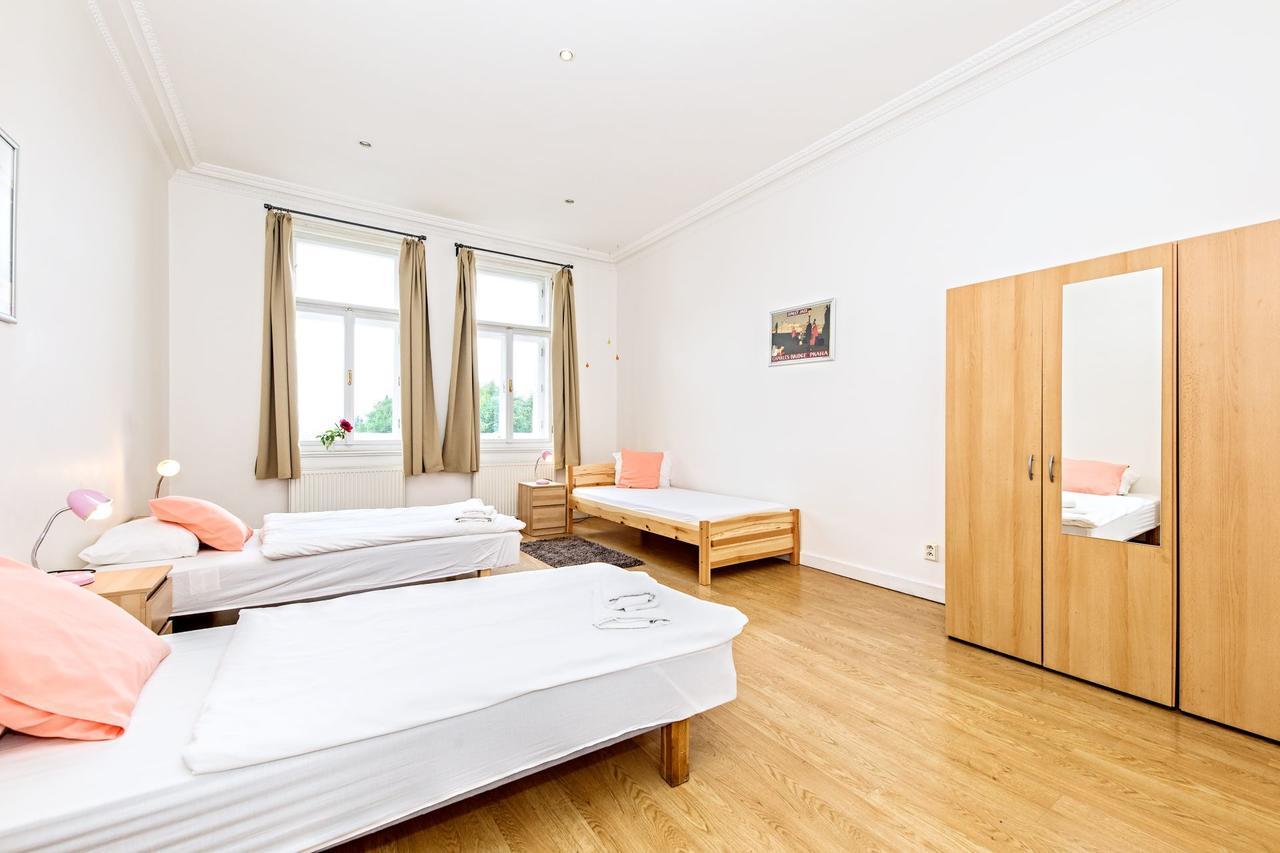 Chill Hill Apartments Прага Экстерьер фото