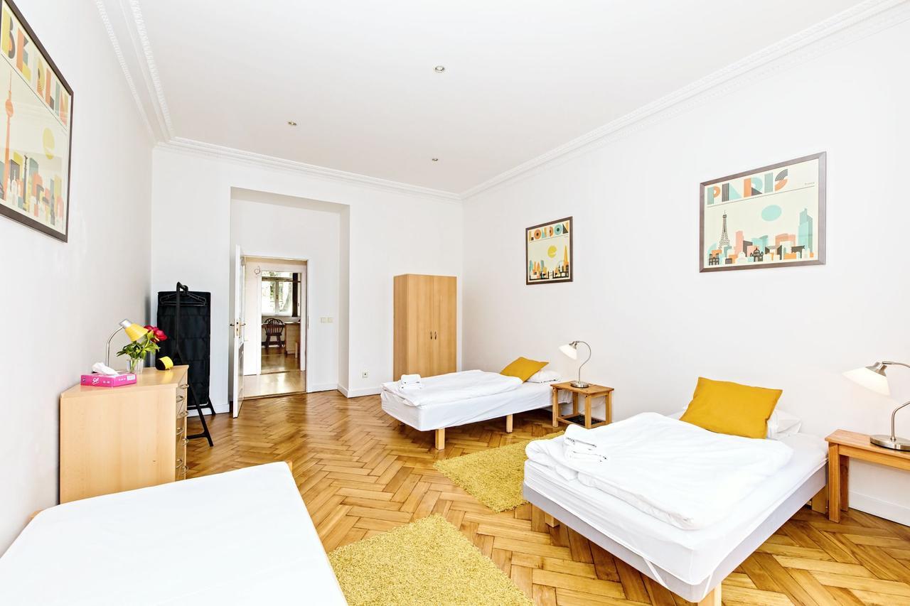 Chill Hill Apartments Прага Экстерьер фото