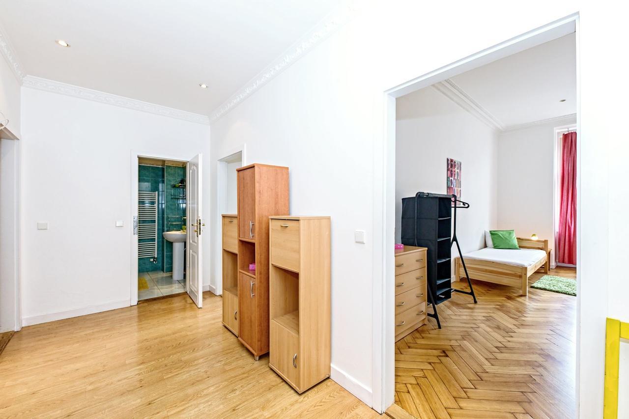 Chill Hill Apartments Прага Экстерьер фото